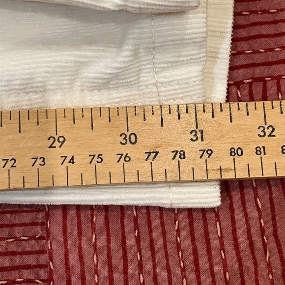 GAP Women's size 29 / 8 Wide Leg Cream corduroy jeans with flat front pockets - Picture 10 of 14